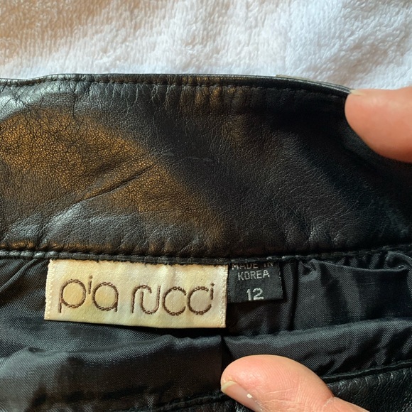 Korean black skirt - Picture 3 of 3